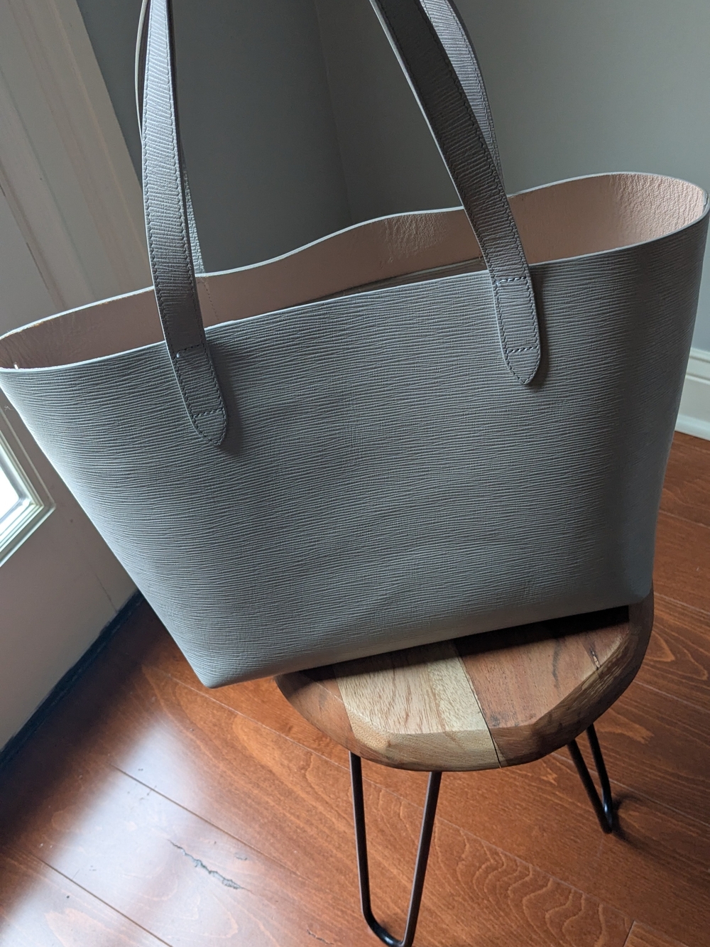 Cuyana -Perla Textured Tote Bag - Soft Grey/Cream